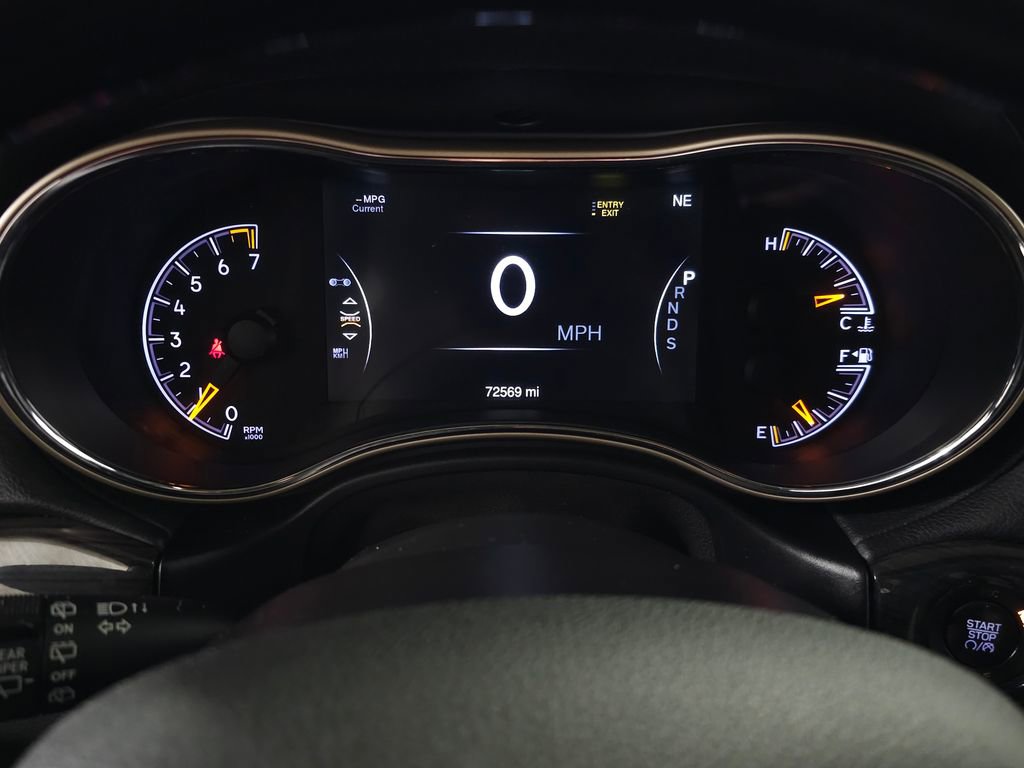 Used 2015 Jeep Grand Cherokee Overland w/ Advanced Technology Group AWD/4WD image 21
