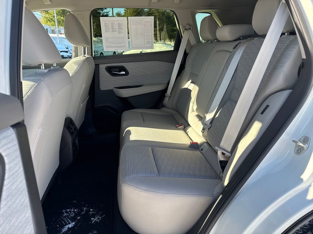 Used 2023 Nissan Rogue SV image 26