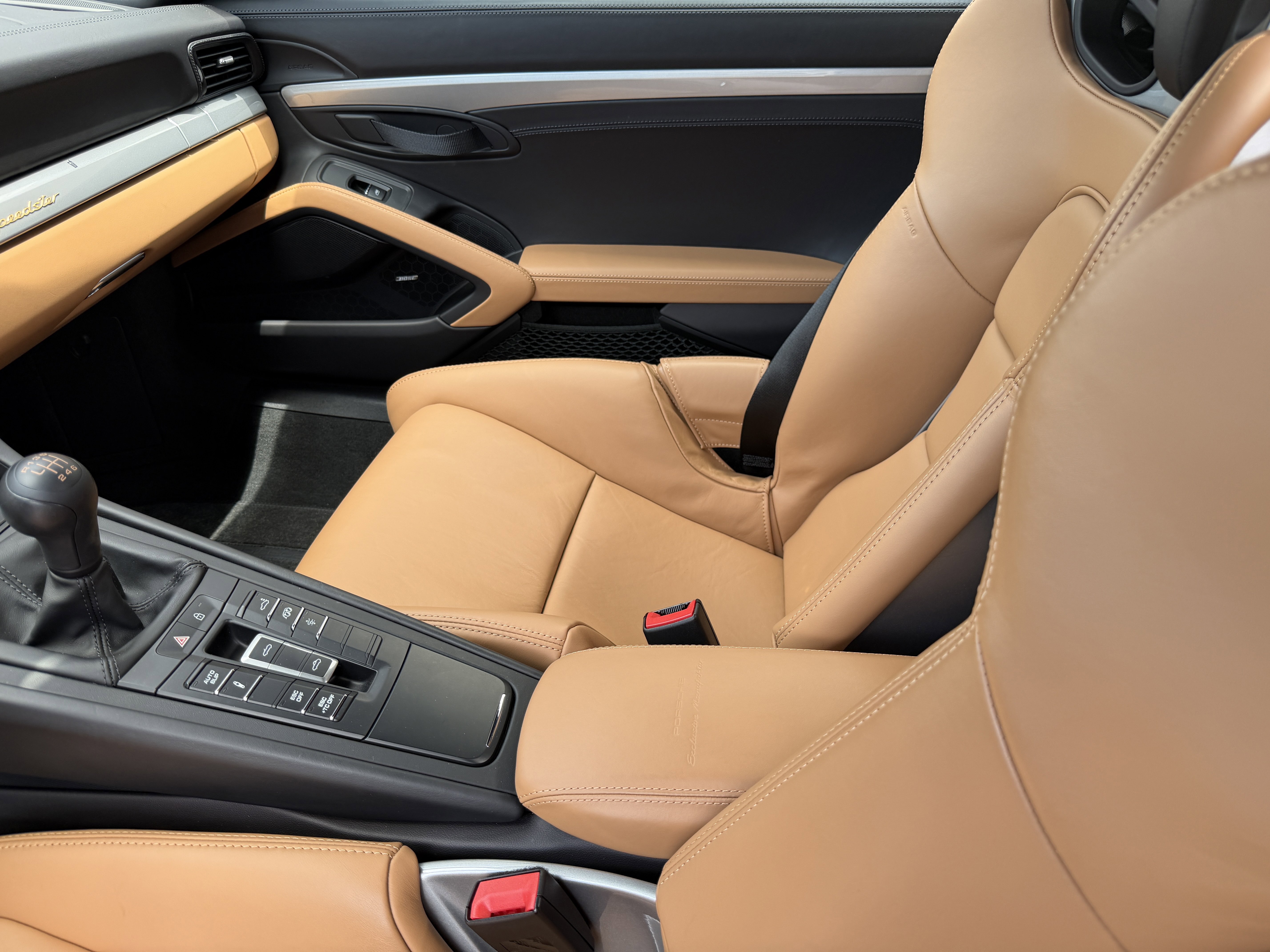 Certified 2019 Porsche 911 Speedster RWD image 16