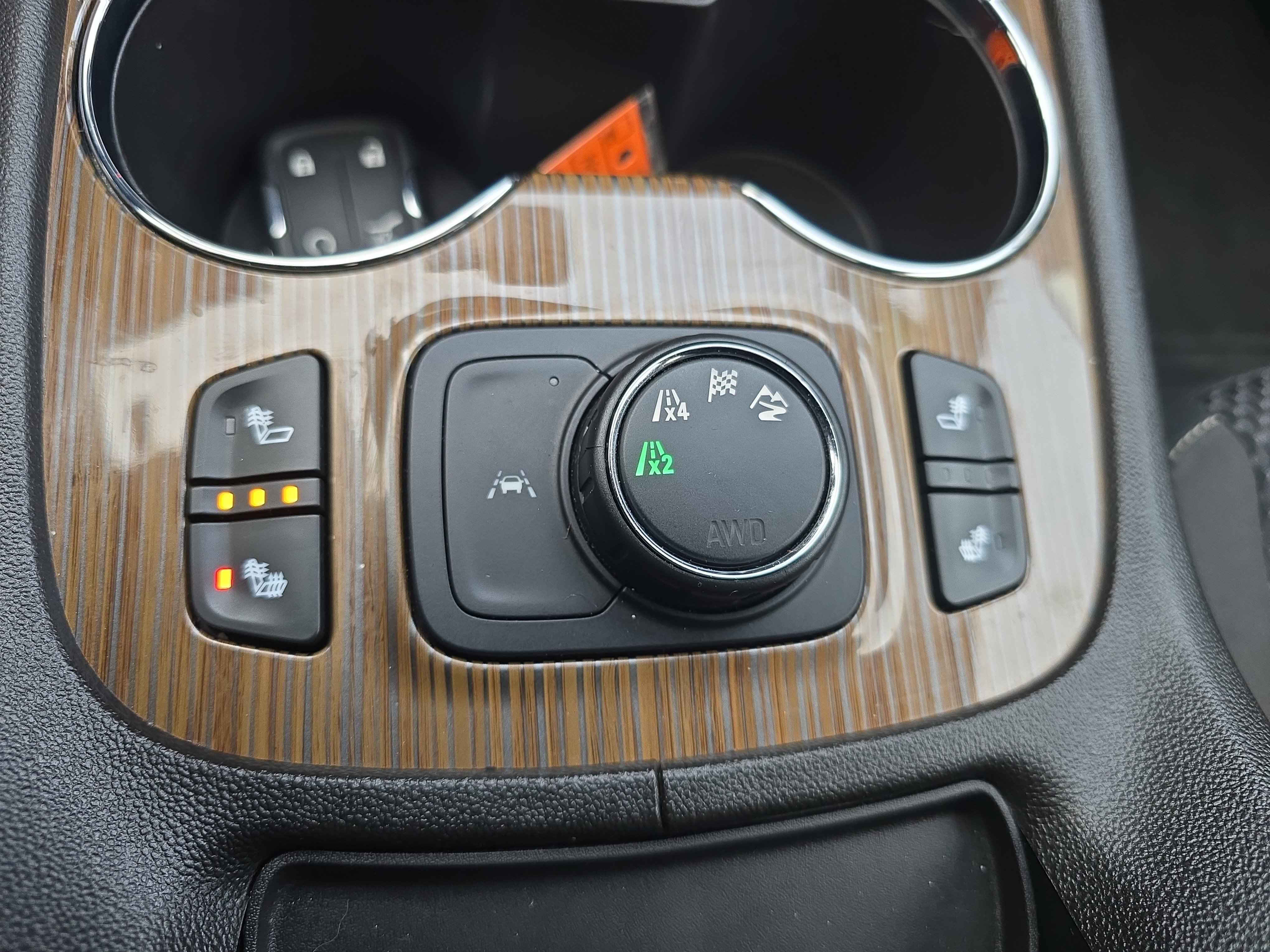 Used 2023 GMC Acadia SLE w/ Driver Convenience Package image 27