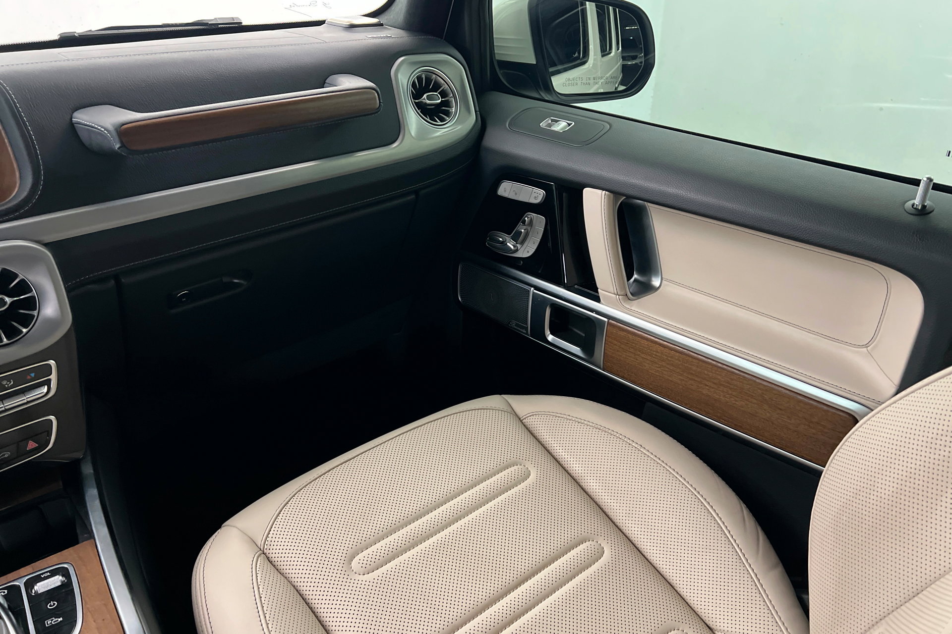 Used 2024 Mercedes-Benz G 550 image 10