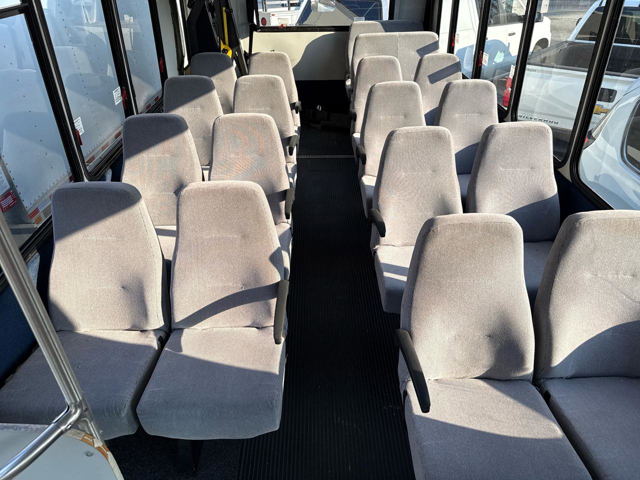 Used 2006 Ford E-450 and Econoline 450 RWD image 4