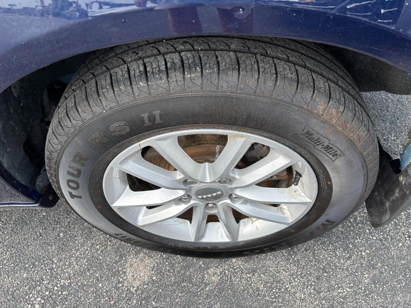 Used 2015 Dodge Grand Caravan SXT FWD image 7