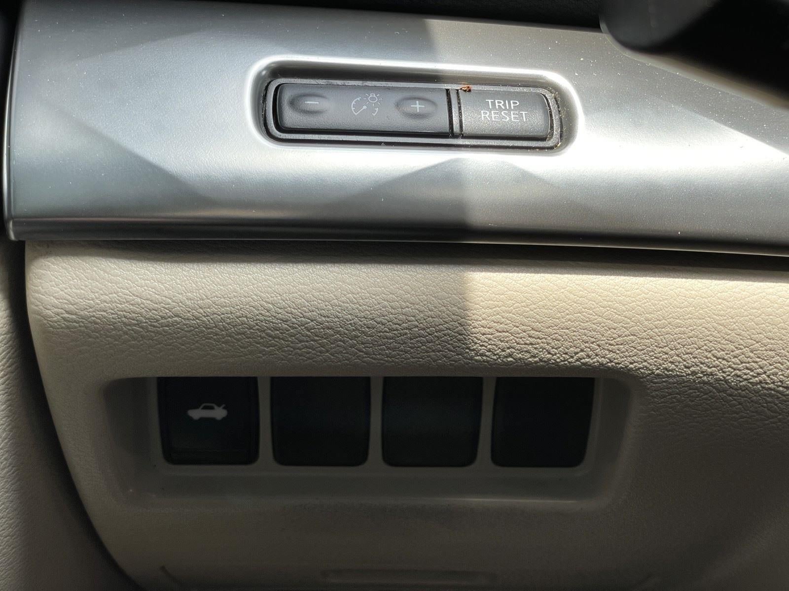 Used 2022 Nissan Maxima SV w/ Floor Mat Group FWD image 34