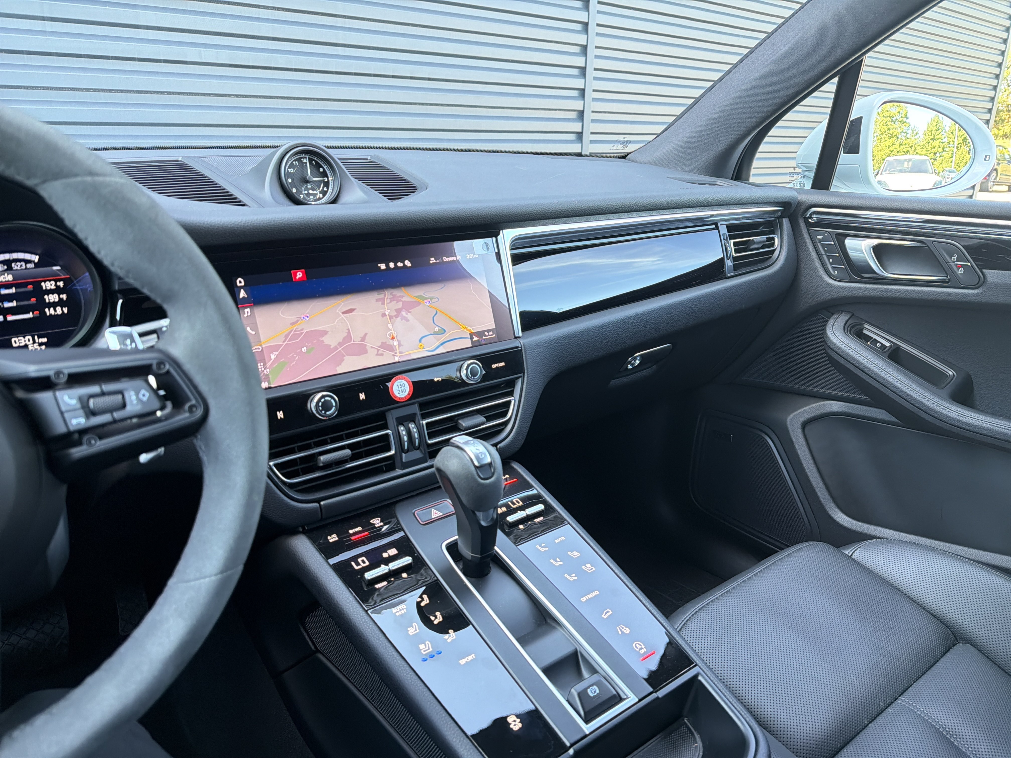 New 2026 Porsche Macan AWD/4WD image 21