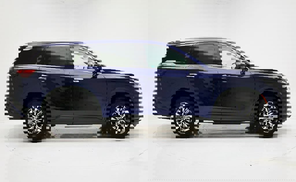 Used 2023 INFINITI QX60 Pure image 2