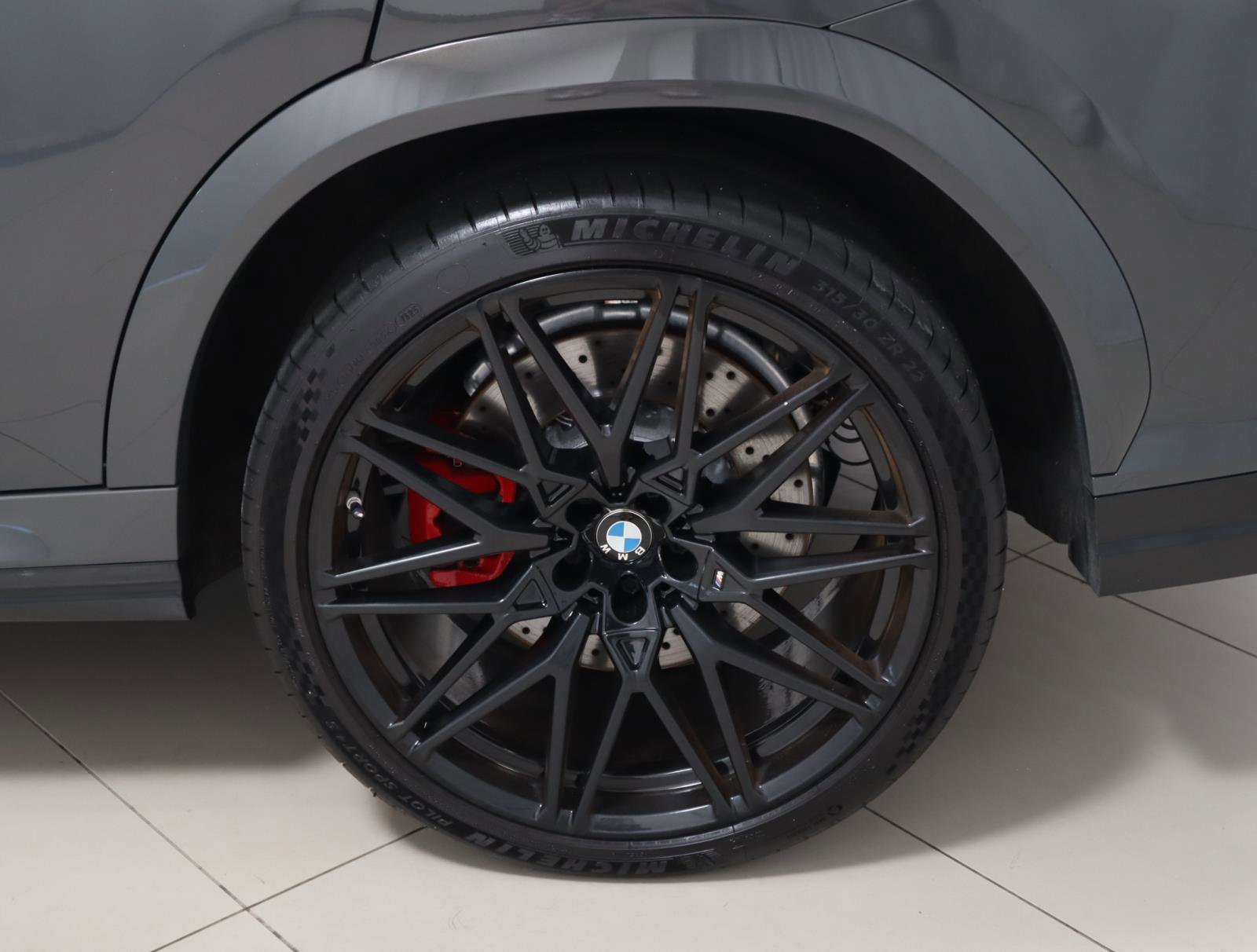 Used 2025 BMW X6 M Competition w/ Executive Package image 8