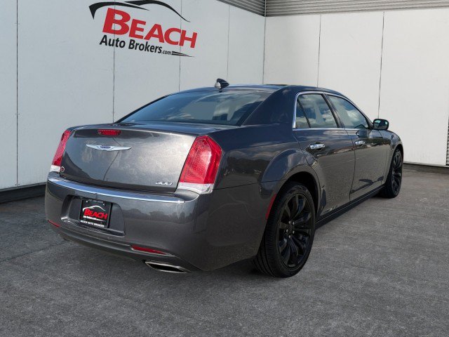 Used 2019 Chrysler 300 Limited RWD image 13