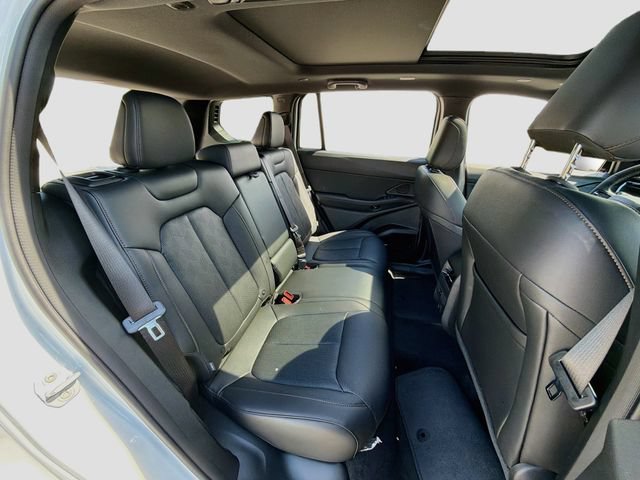 New 2026 Jeep Cherokee Overland w/ Advanced Pro Tech Group AWD/4WD image 30