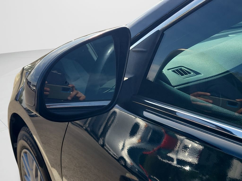 Used 2016 Toyota Camry LE image 10