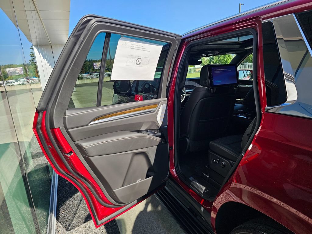 New 2026 Cadillac Escalade Platinum Luxury AWD/4WD image 16