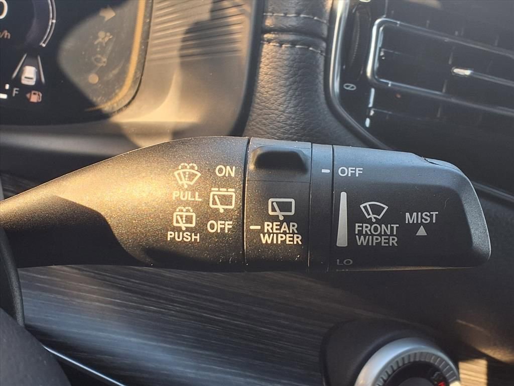 Used 2023 Jeep Wagoneer L Series II image 16