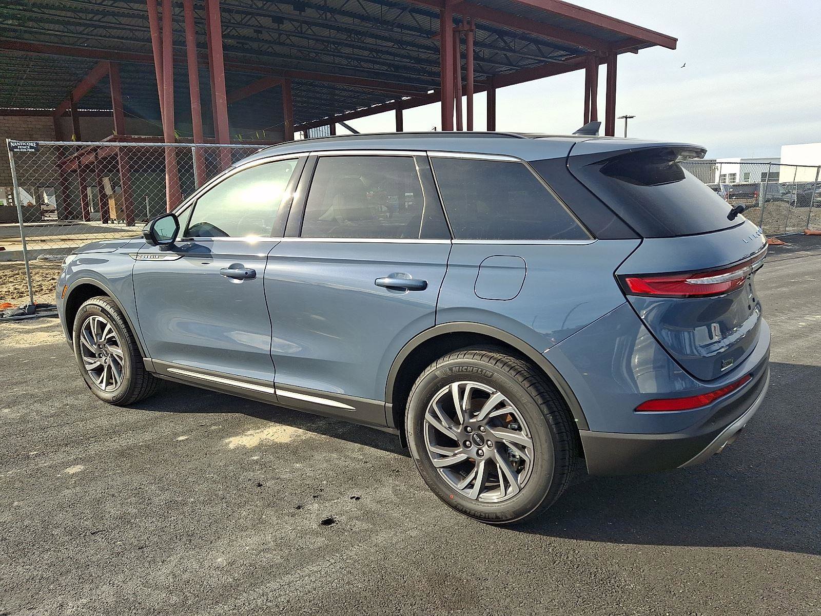 New 2026 Lincoln Corsair Premiere image 4