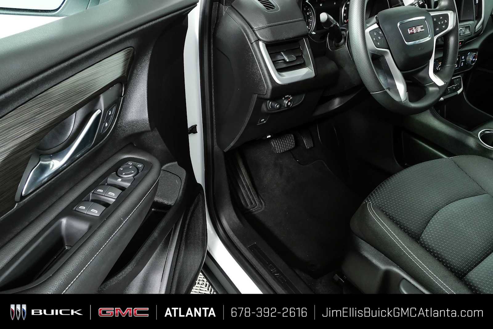 Used 2023 GMC Terrain SLE FWD image 7
