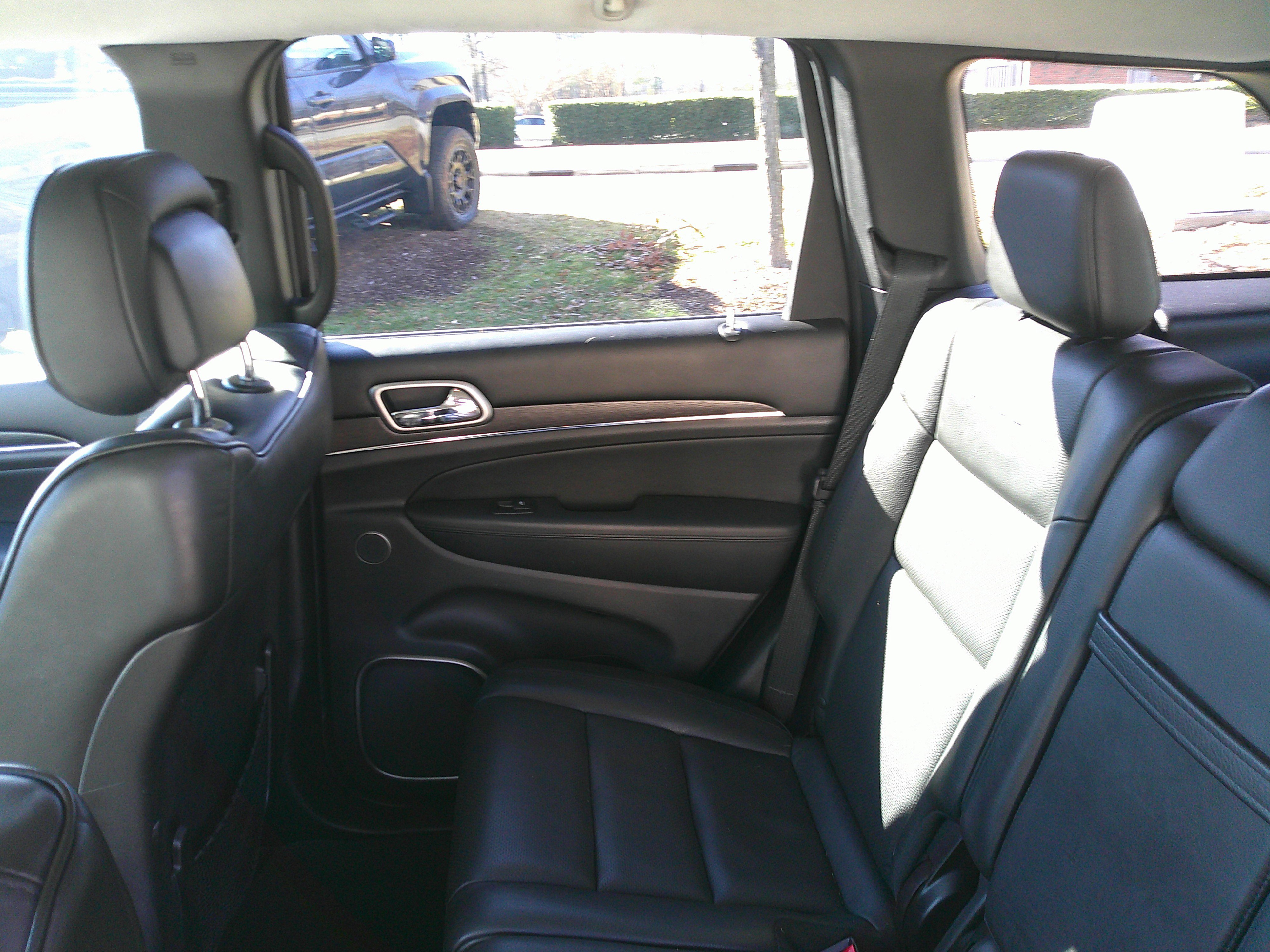 Used 2017 Jeep Grand Cherokee Summit w/ Platinum Series Group image 31