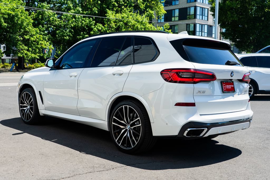 Used 2019 BMW X5 xDrive50i w/ M Sport Package AWD/4WD image 4
