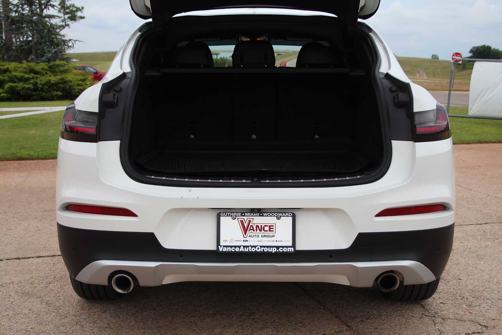 Used 2021 BMW X4 xDrive30i w/ Executive Package AWD/4WD image 8