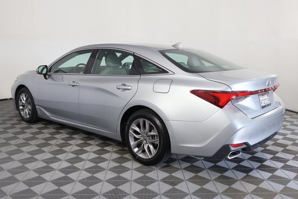 Used 2021 Toyota Avalon XLE w/ Carpet Mat Package (TMS) FWD image 4