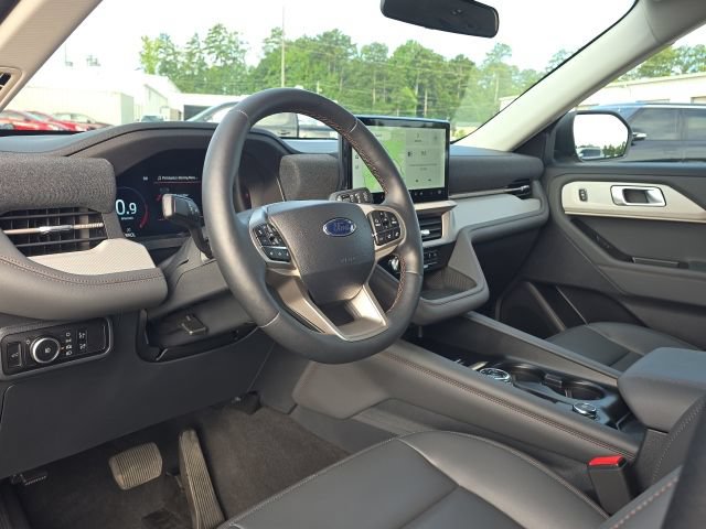 Used 2025 Ford Explorer Active w/ Active Comfort Package RWD image 26