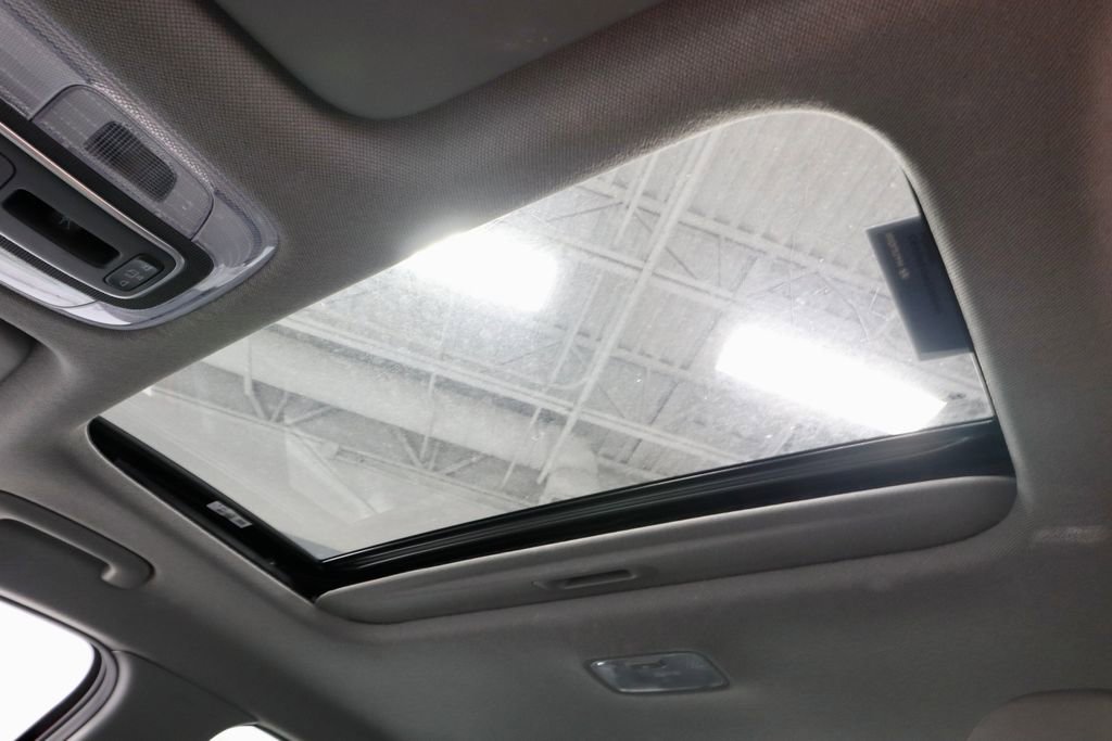 Certified 2025 Hyundai Elantra SEL FWD image 33