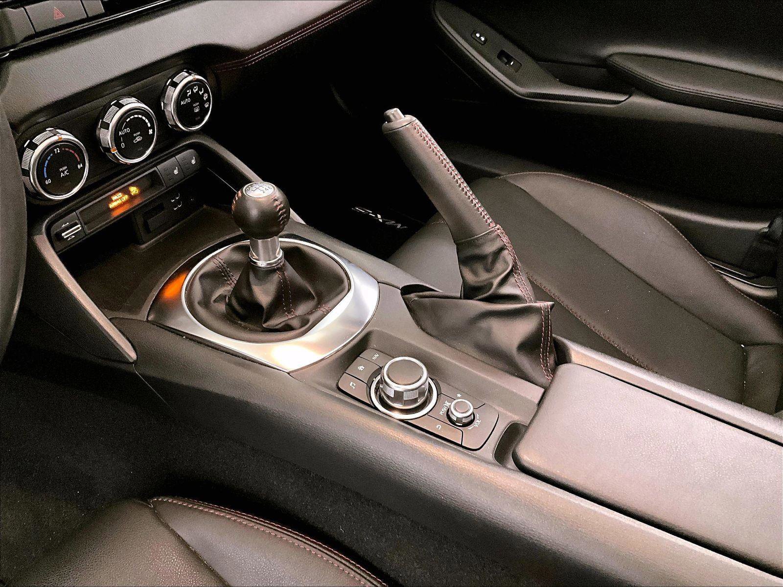 Used 2018 MAZDA MX-5 Miata RF Grand Touring image 16