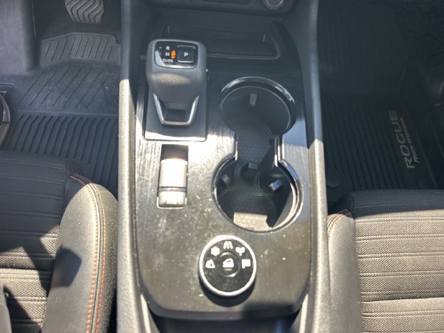 Certified 2025 Nissan Rogue SV AWD/4WD image 17