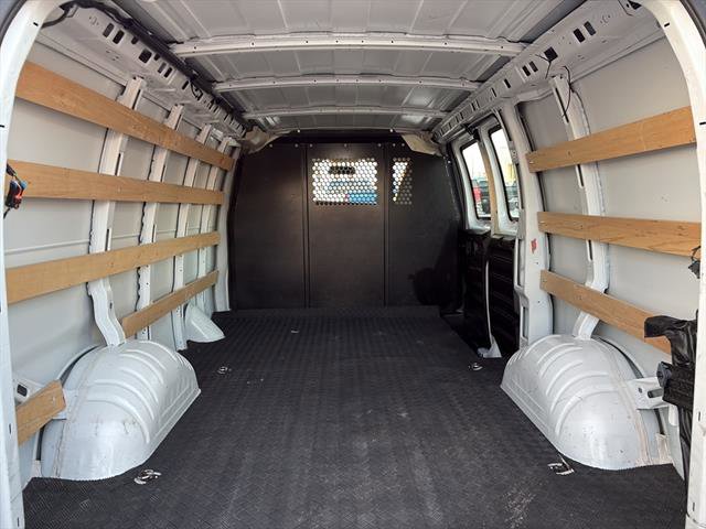 Used 2024 GMC Savana 2500 2500 w/ Driver Convenience Package image 11