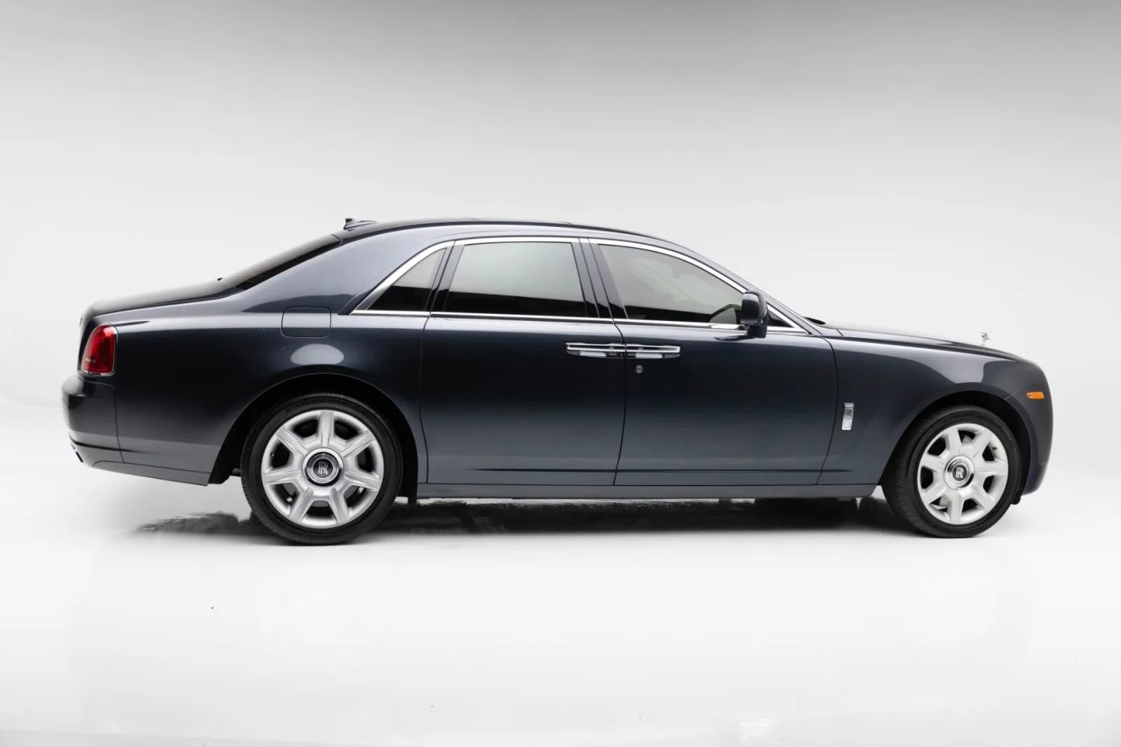 Used 2010 Rolls-Royce Ghost RWD image 15