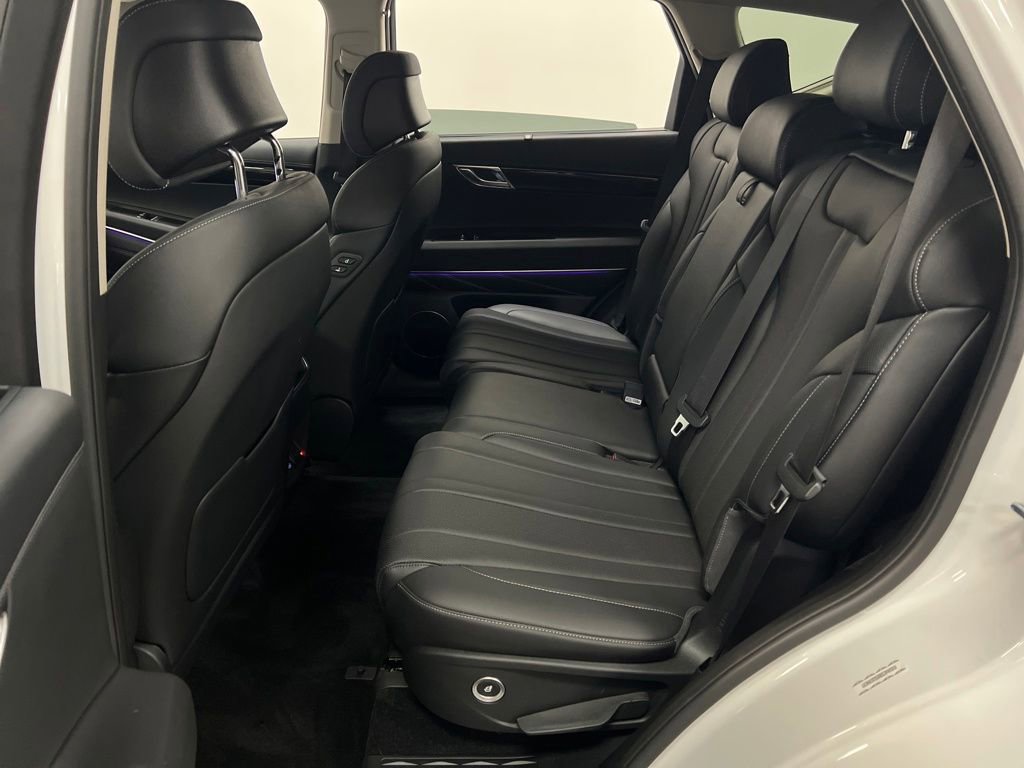 Used 2025 Genesis GV80 2.5T image 26