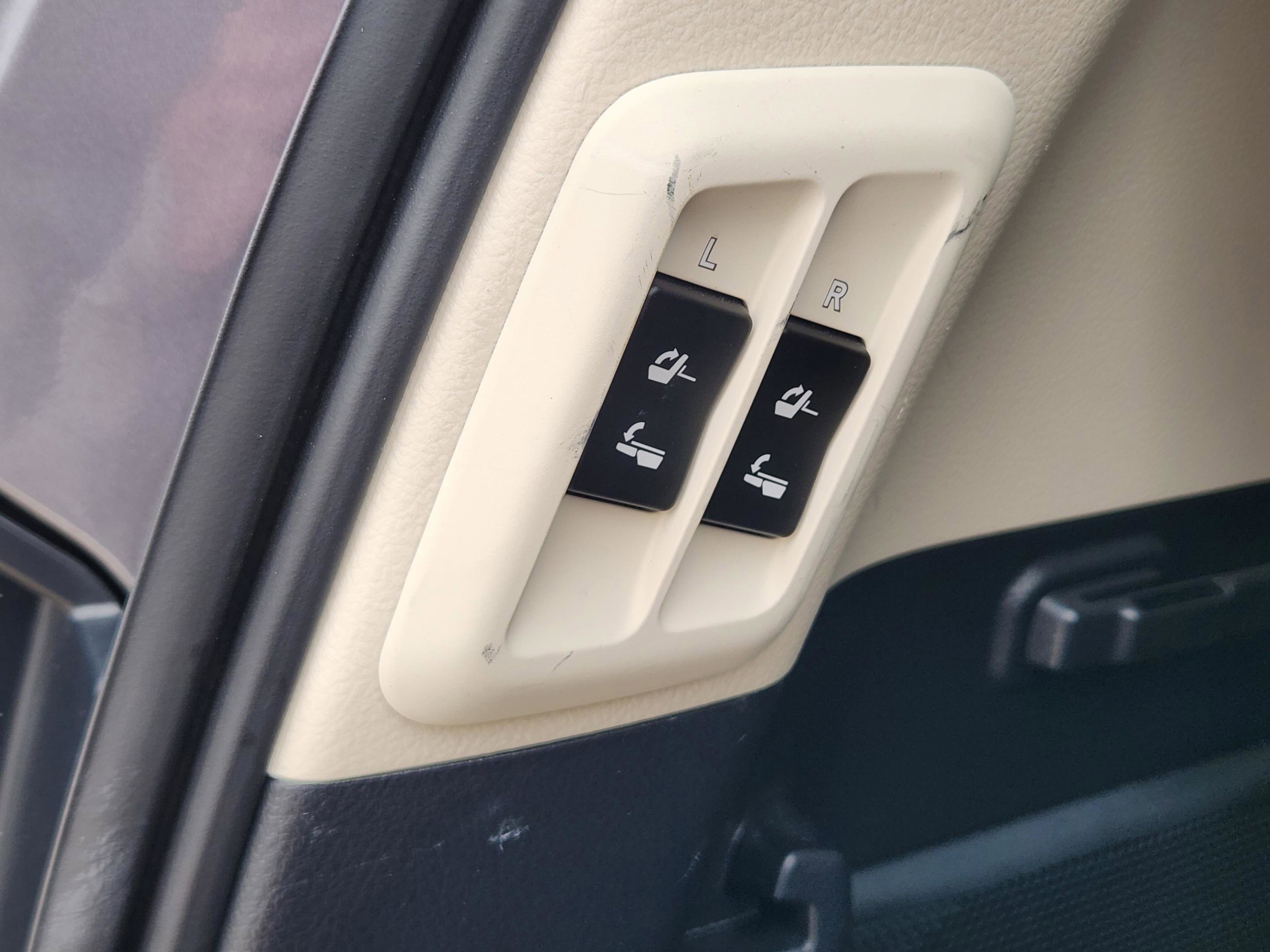 Used 2023 Lexus GX 460 Luxury w/ Accessory Package AWD/4WD image 33