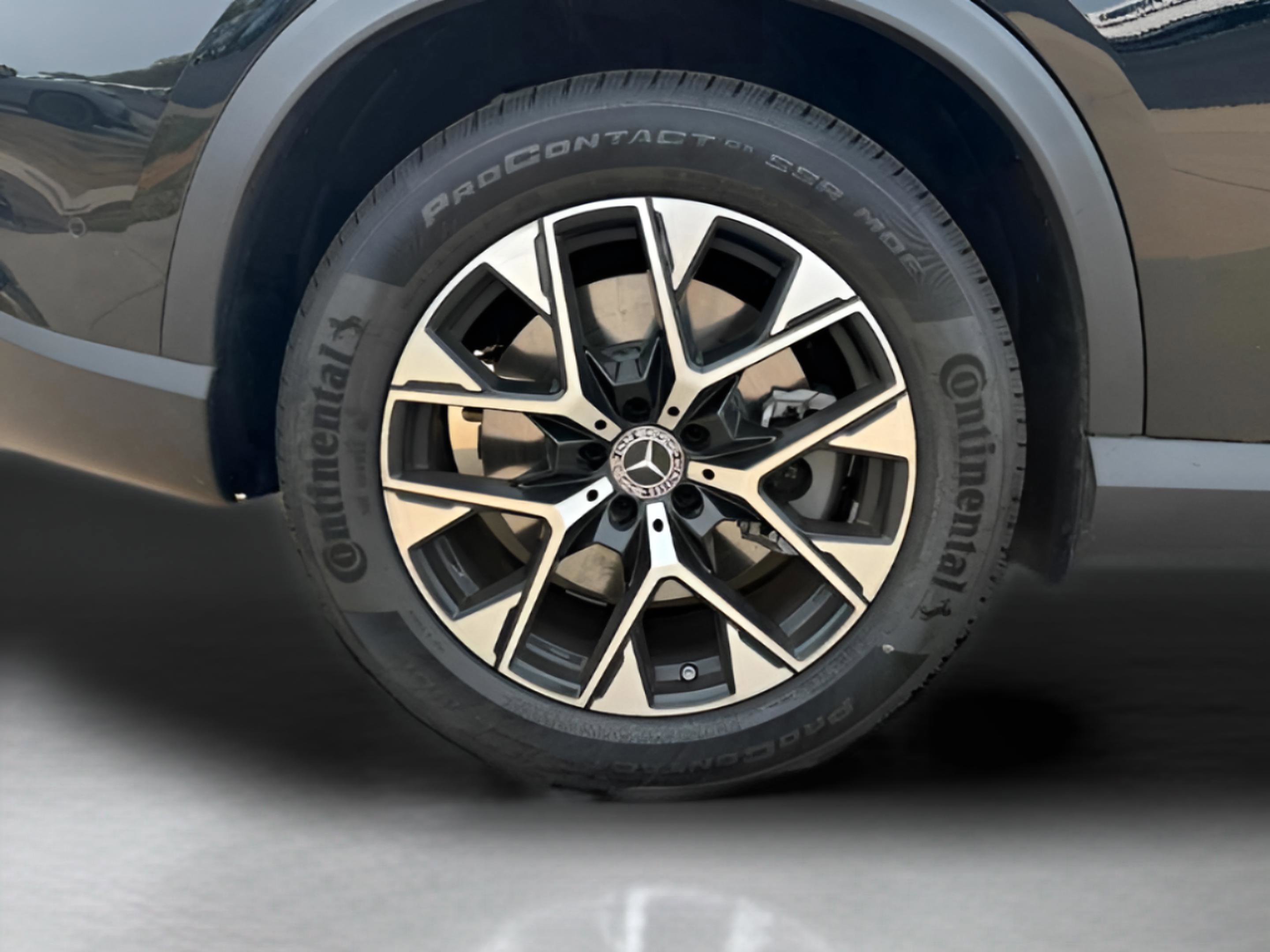 Certified 2025 Mercedes-Benz GLC 350e 4MATIC image 9