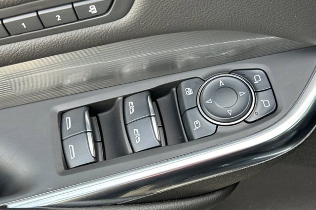 Used 2024 Cadillac XT4 Premium Luxury image 12