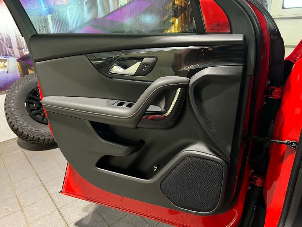 Used 2022 Chevrolet Blazer RS w/ LPO, Exterior Decal Package image 18