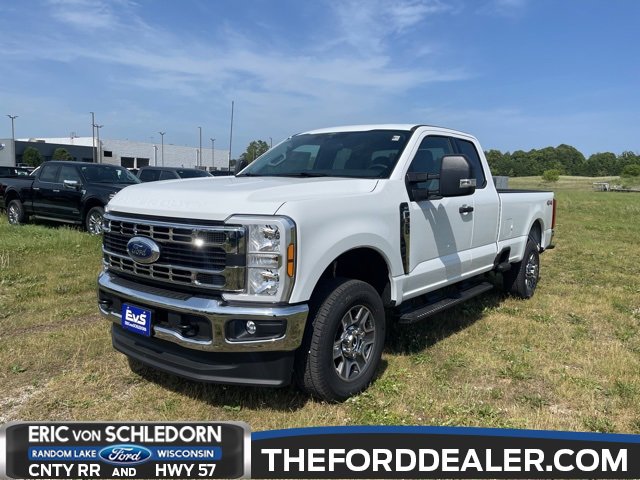 New 2025 Ford F350 XLT