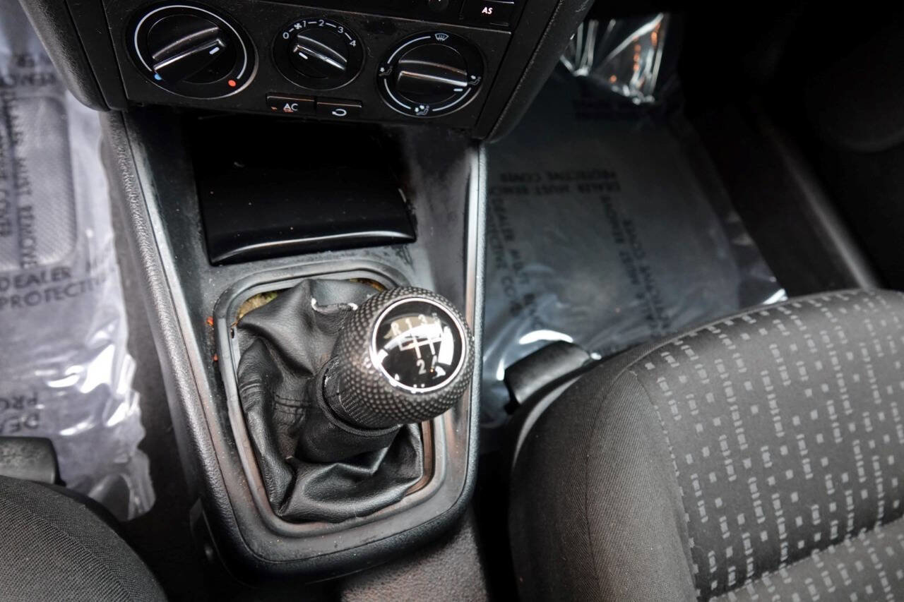 Used 2005 Volkswagen Golf GL image 49