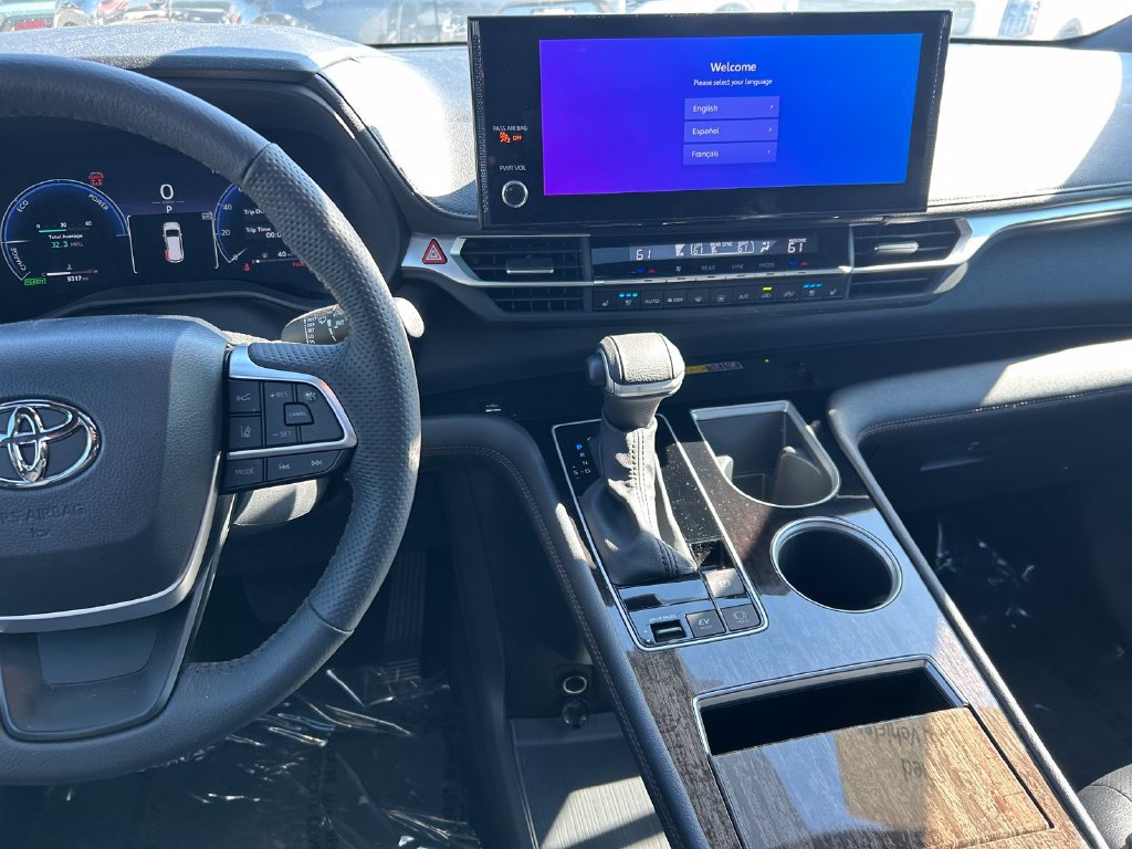Used 2026 Toyota Sienna Limited AWD/4WD image 19