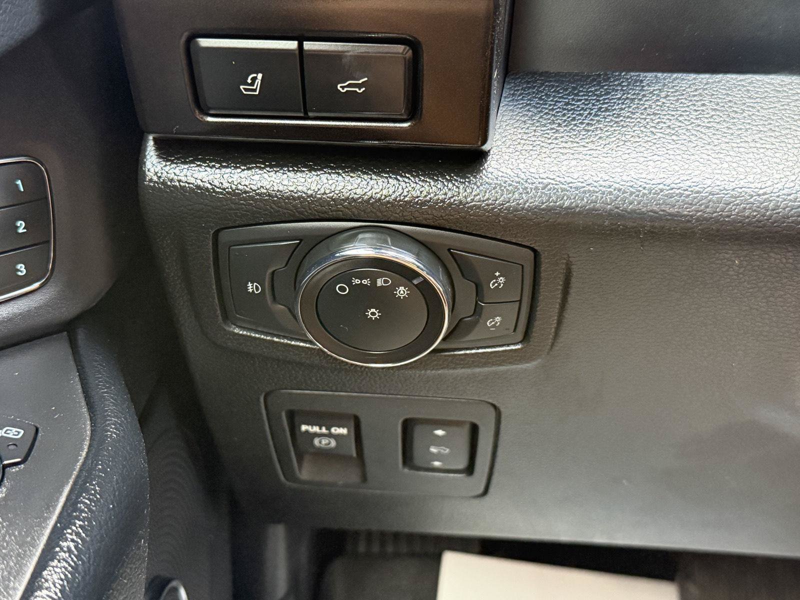 Used 2021 Ford Expedition Limited AWD/4WD image 33