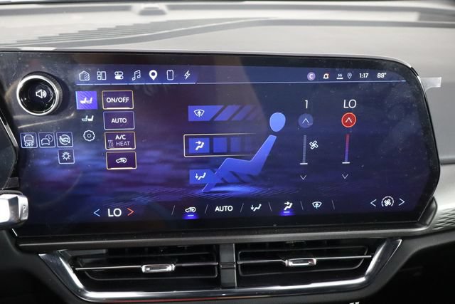 Used 2025 Chevrolet Equinox EV LT FWD image 33