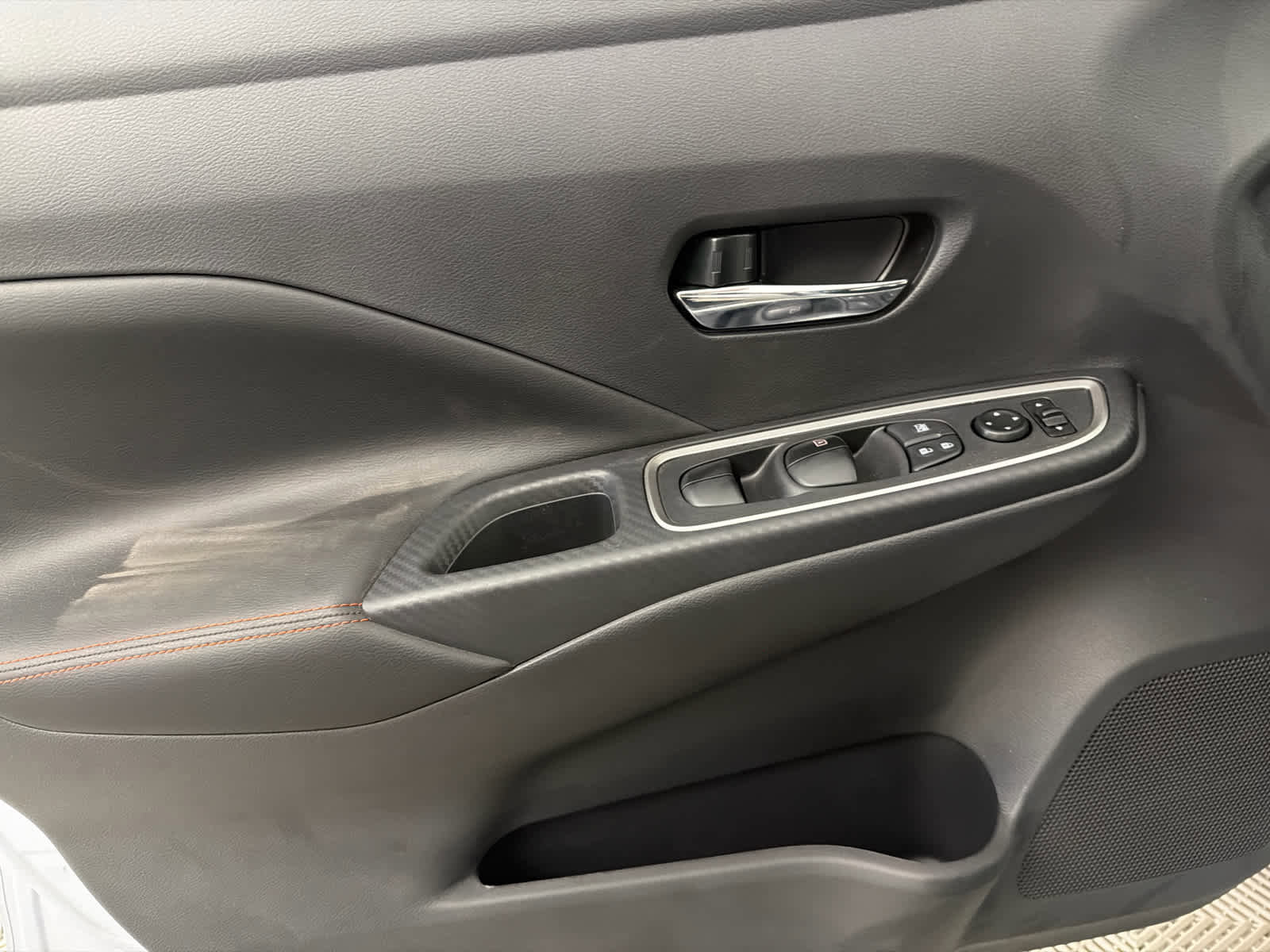 New 2025 Nissan Versa SR w/ Trunk Package image 22