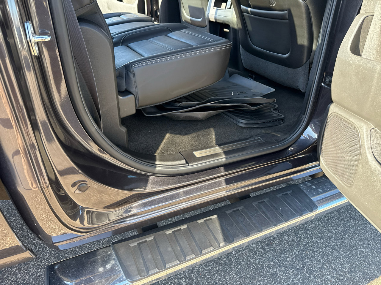 Used 2015 GMC Sierra 2500 Denali w/ Duramax Plus Package image 46