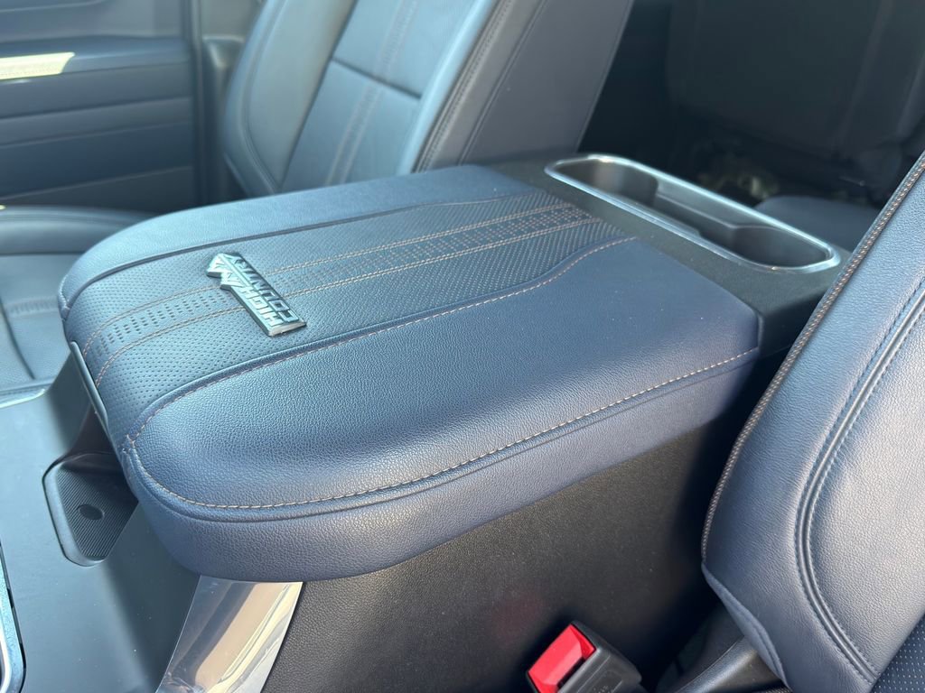 Used 2024 Chevrolet Silverado 3500 High Country w/ Technology Package image 18