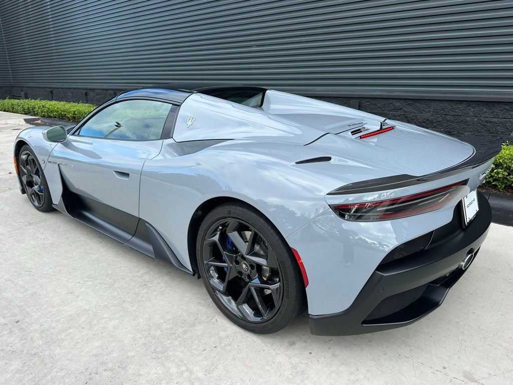 Used 2023 Maserati MC20 Spyder image 3