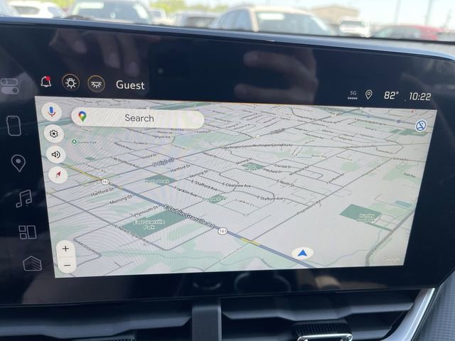New 2026 Chevrolet Equinox LT w/ Safety and Technology Package FWD image 18