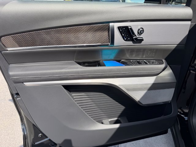 New 2027 Cadillac Vistiq Luxury AWD/4WD image 12