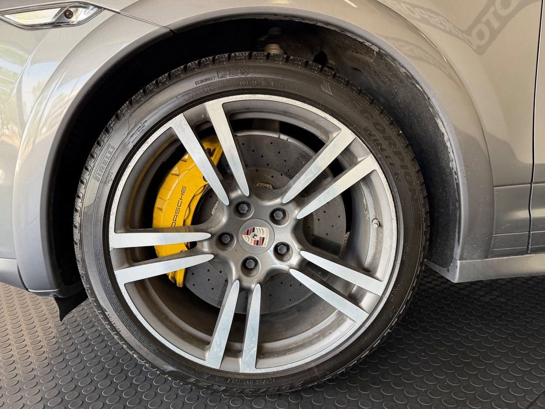 Used 2014 Porsche Cayenne Turbo S AWD/4WD image 11