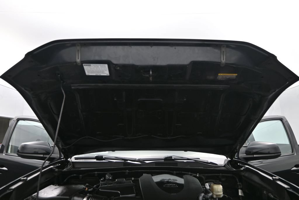 Used 2019 Toyota Tacoma SR5 RWD image 24