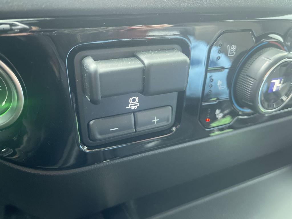 Used 2022 Chevrolet Silverado 1500 ZR2 w/ Technology Package image 45