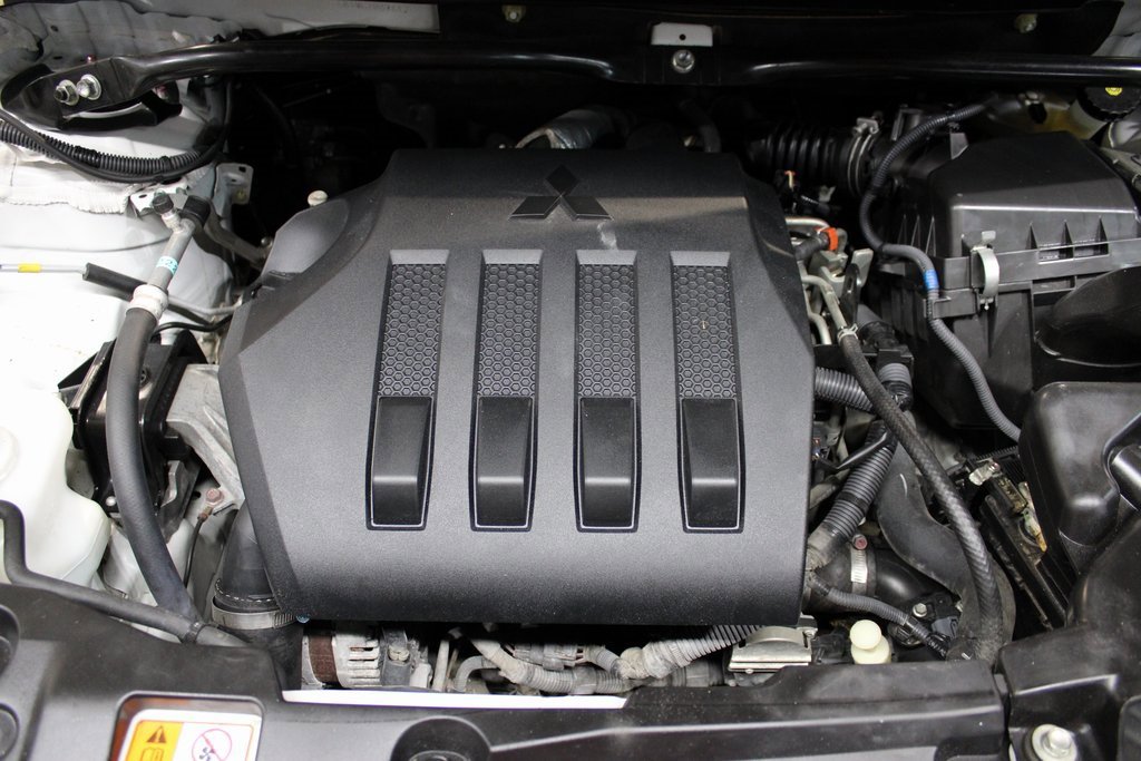 Used 2020 Mitsubishi Eclipse Cross ES image 25