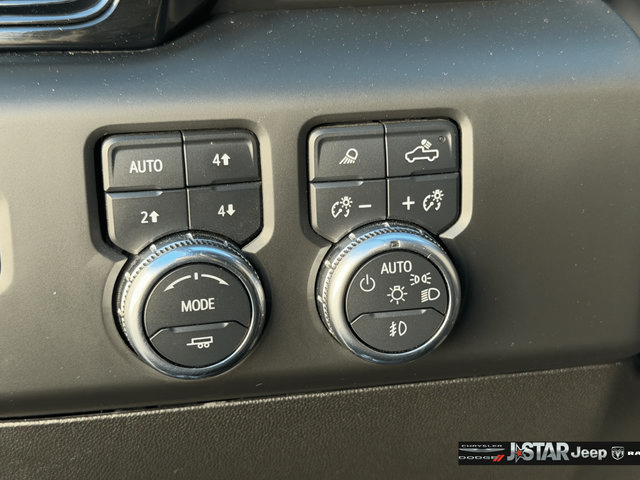 Used 2024 GMC Sierra 2500 AT4X AWD/4WD image 20