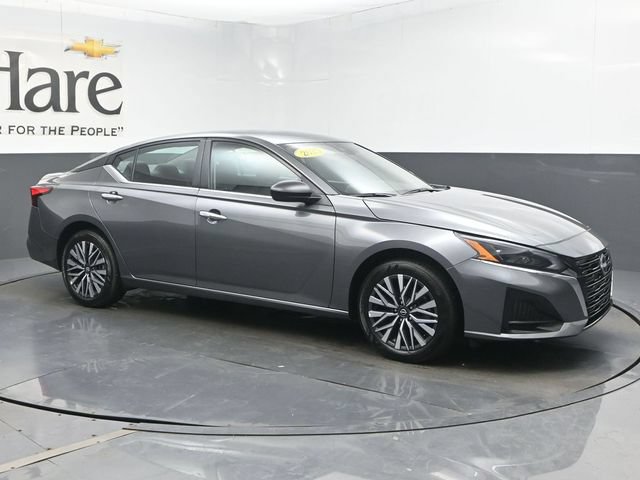 Used 2025 Nissan Altima 2.5 SV AWD/4WD image 6